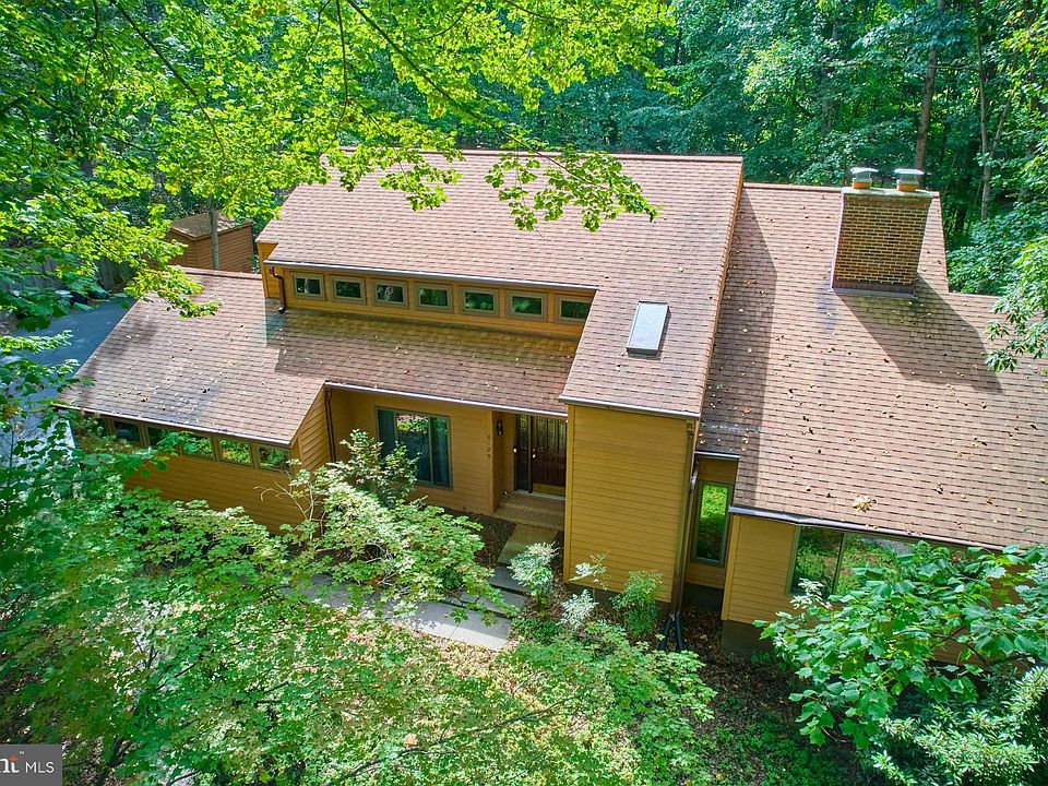 1st image of 8129 King Arthurs Ct