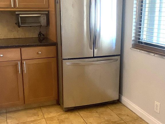 4th image of 180 SE 7th St #201