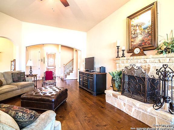 4th image of 25802 Thomas Oaks