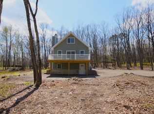 1486 N Rocky Mountain Dr, Effort, PA 18330
