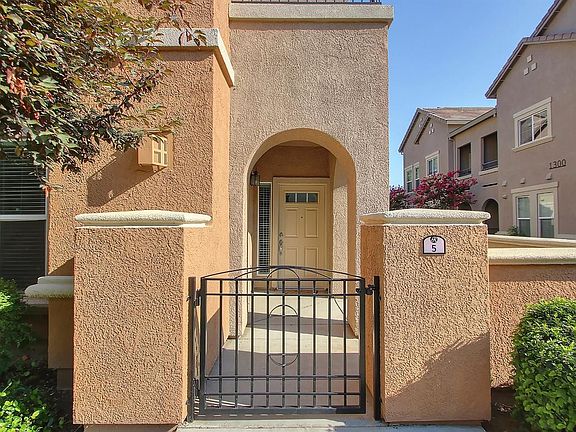 2nd image of 1316 Milano Dr Unit 5