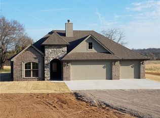 17945 E 450th Rd, Claremore, OK 74017
