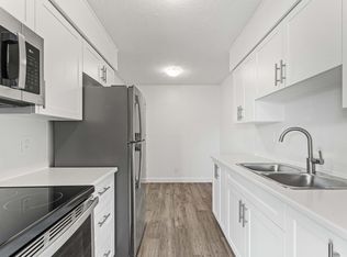 Grandview Apartments, Chatham Kent, ON N7L 4W5