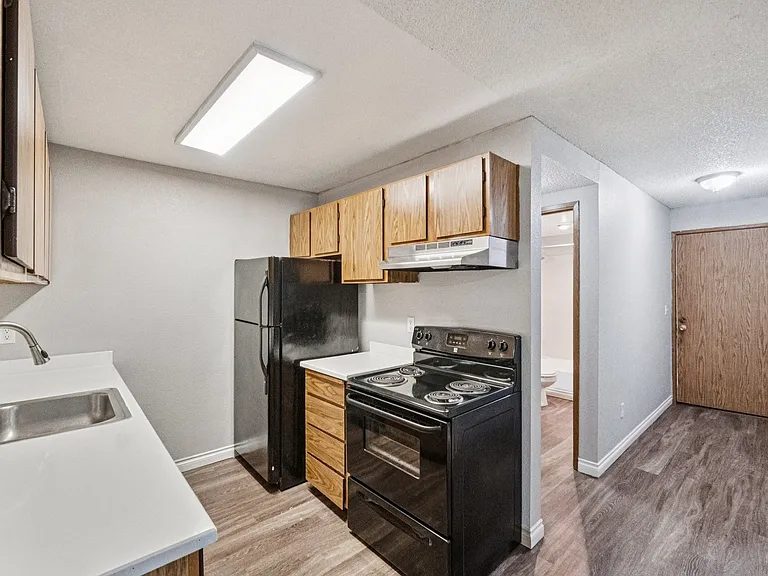 Westwood Apartments — Photo 172