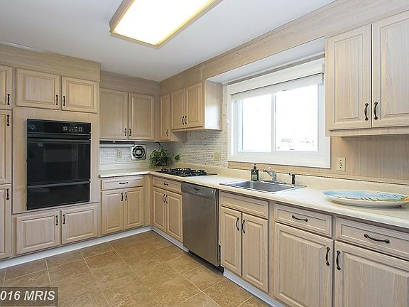 5th image of 14010 Oakvale St