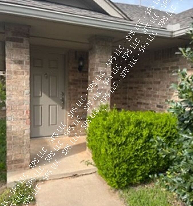 1st image of 113 NE 23rd St #A