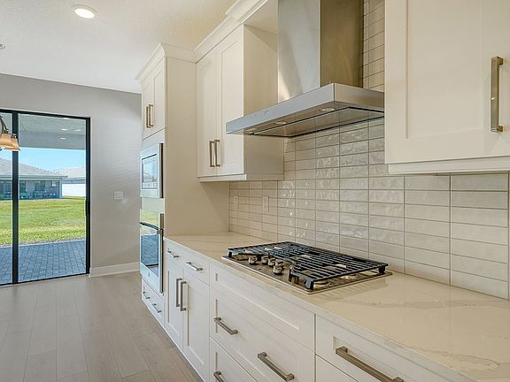 Danai Model Kitchen