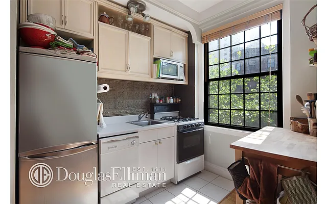 Sold by Douglas Elliman | media 19