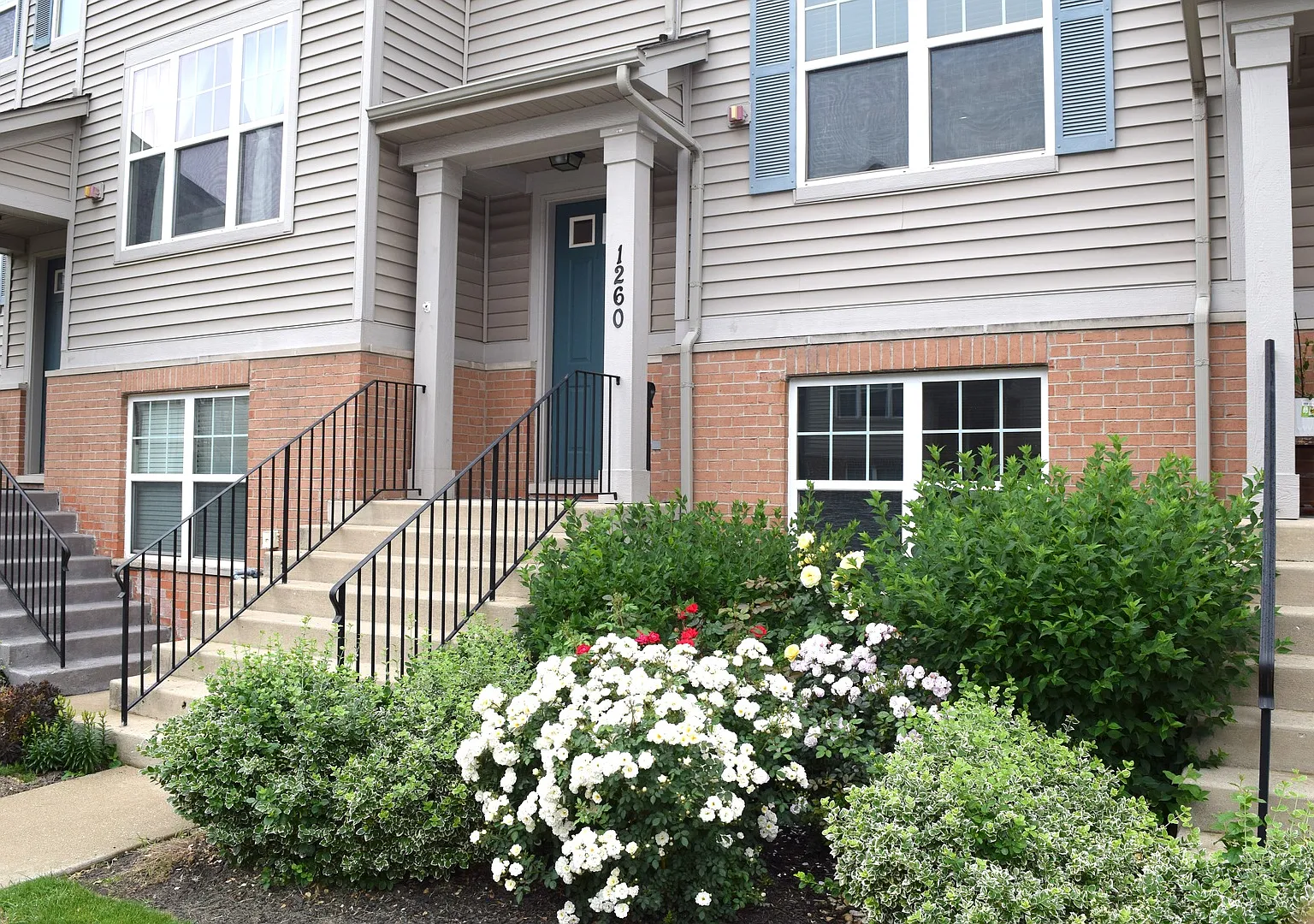 2 bed, 2.5 bath, 1775 sqft, $3,000 — Photo 1