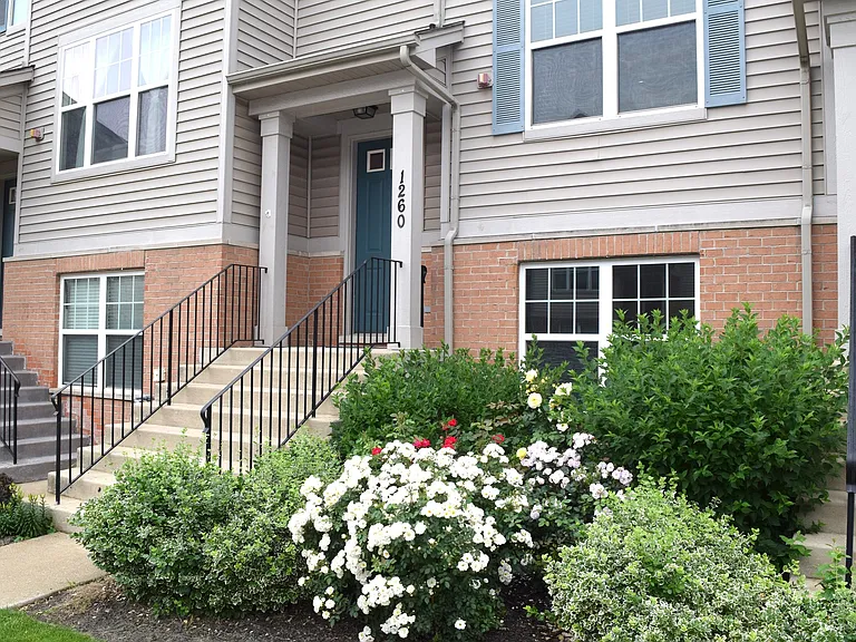 1260 Evergreen Ave — Photo 1