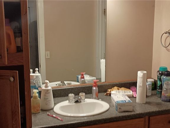 2nd image of 16716 Grovewood Ave