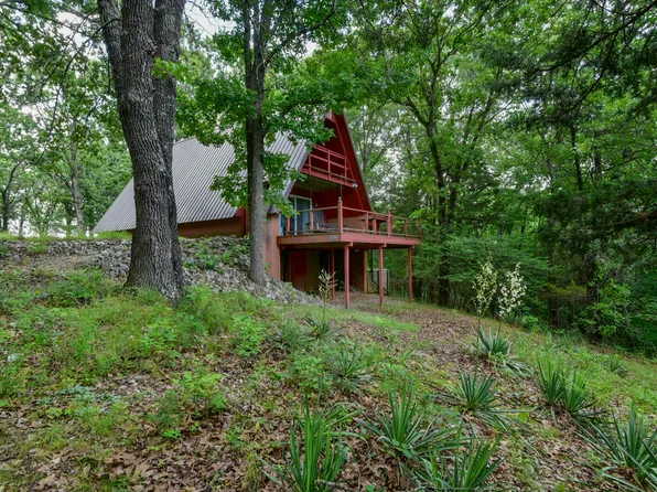 5088 Fox Road, Reeds Spring, MO 65737
