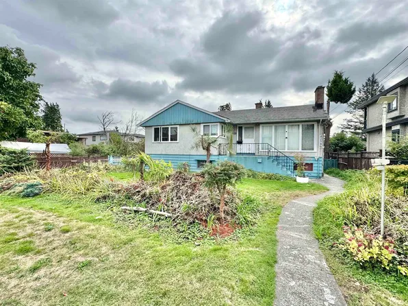 4258 Hurst St, Burnaby, BC V5J 1M7