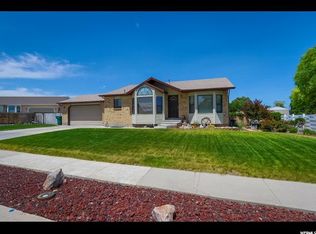 2316 W Cynthia Ann Cir, Riverton, UT 84065