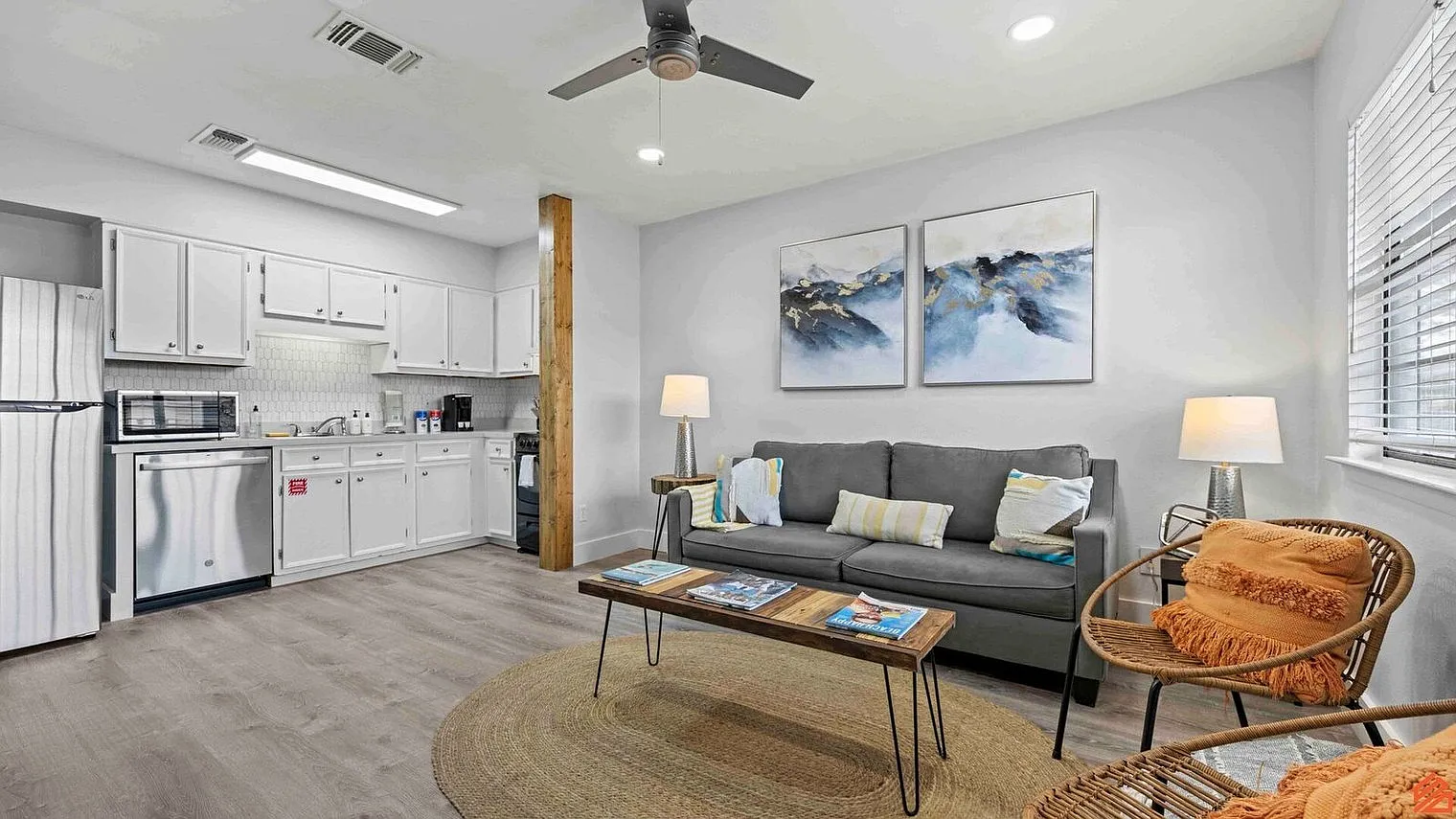1 bed, 1.0 bath, 6200 sqft, $1,647 — Photo 2