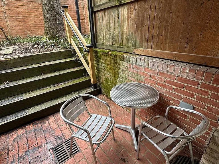 4621 1/2 Macarthur Blvd NW #A — Photo 2