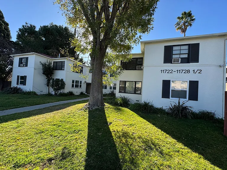 Riverside — Photo 1