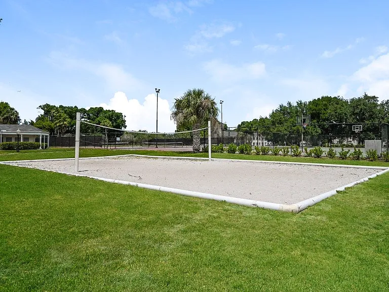 Park at Lake Magdalene Apartments and Townhomes — Photo 23
