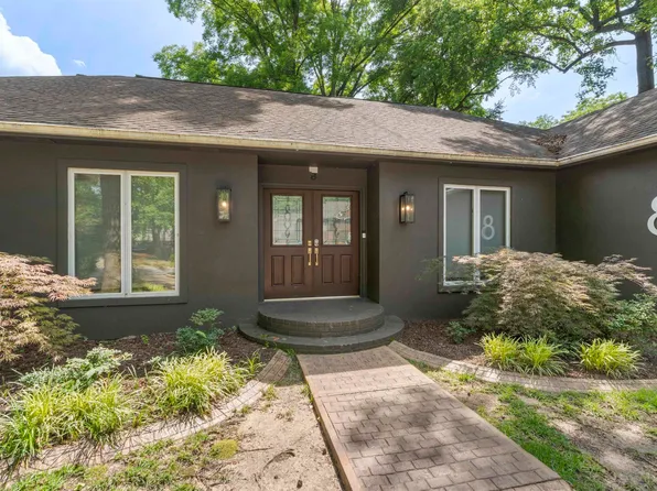 8 Riverwood Pl, Maumelle, AR 72113