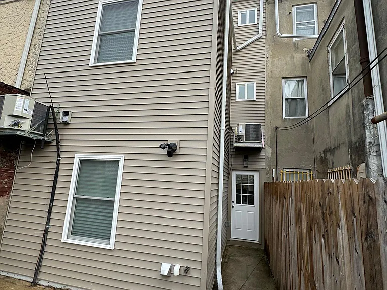 2020 N 4th St #A — Photo 9