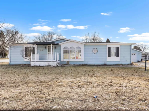 5343 Mahogany Ln, Roscoe, IL 61073