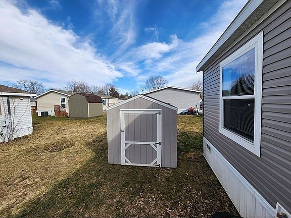 3rd image of 3739 Cedar Loop