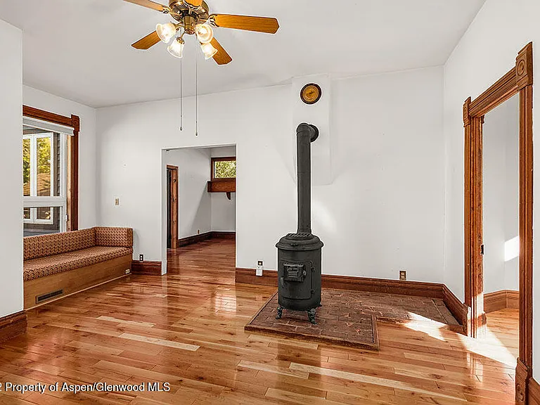 235 E Homestead Dr — Photo 6