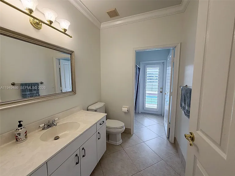 3279 Huntington — Photo 21