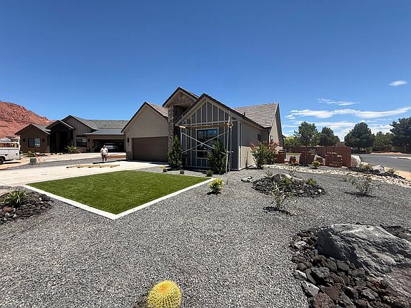 2nd image of 565 S Harmony Cir