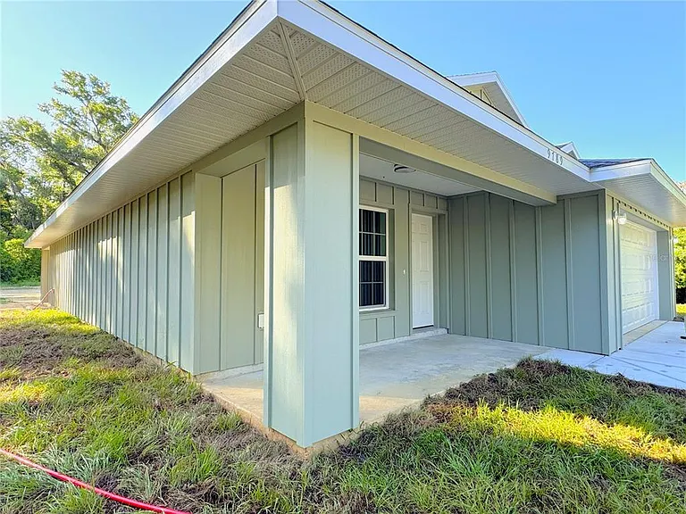 9789 S Clearsprings Dr — Photo 2