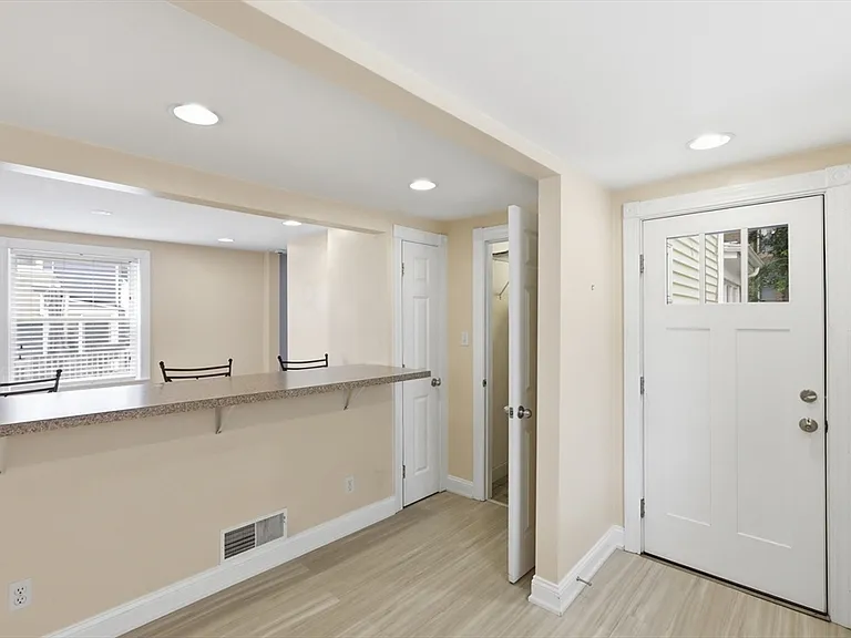 98 Grove St — Photo 16