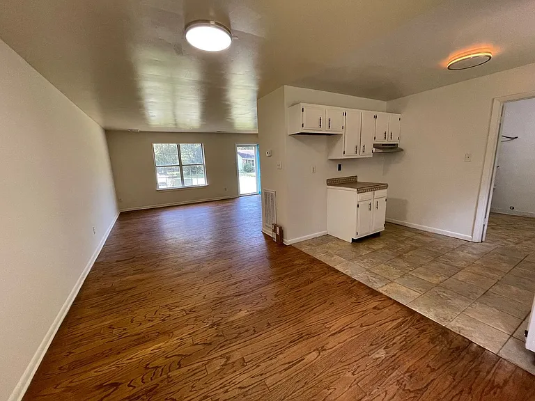 9237 Lost Forest Dr — Photo 7