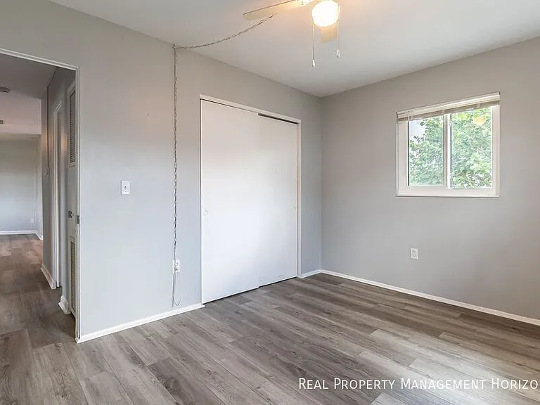 535 Oxford Dr — Photo 15