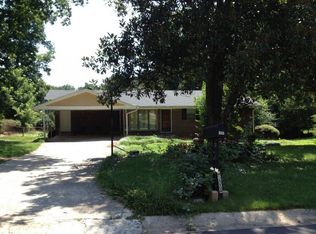 509 Stonewood Dr, Stone Mountain, GA 30087