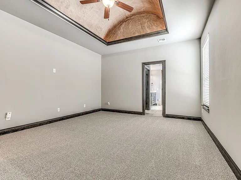 13609 Gentry Dr — Photo 14