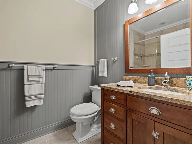 4 Gaslight Dr #203 — Photo 15