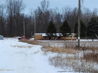 10089 E Stanton Rd, Crystal, MI 48818