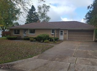 825 Sunset Ave, Algoma, WI 54201