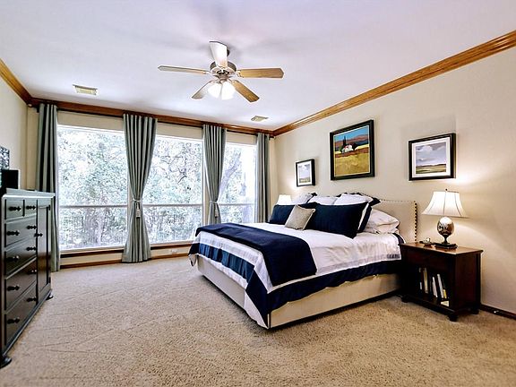 4th image of 2306 Berwick Dr