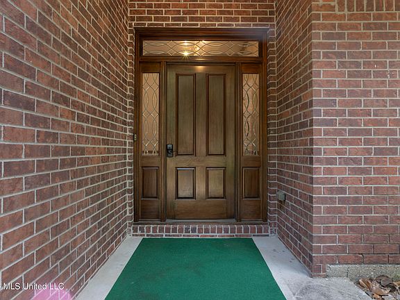 3rd image of 1605 Fairhaven Dr