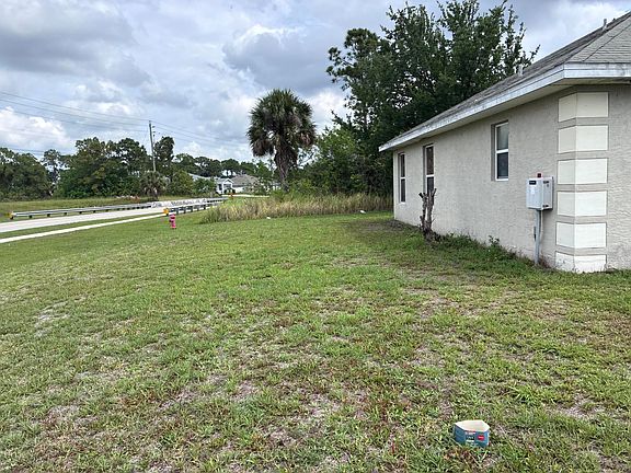 3rd image of 2397 SW Plum Court