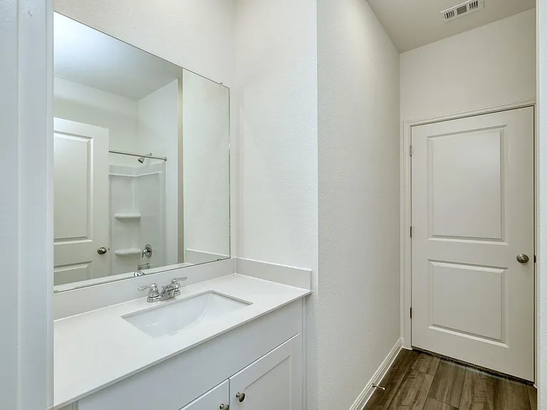 209 Stonebrook Dr — Photo 7
