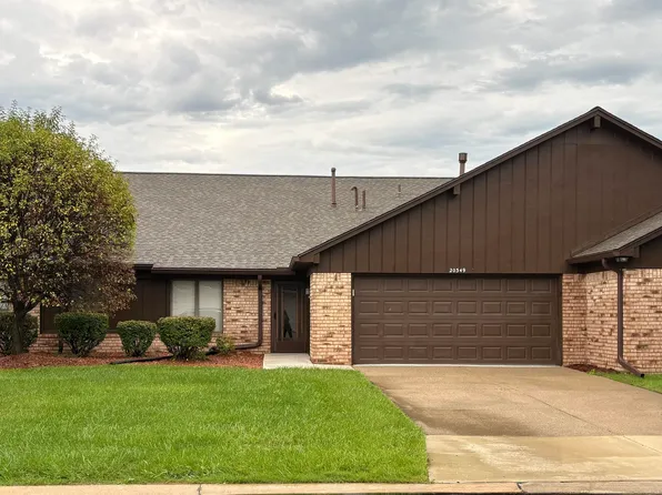 20349 Palm Meadow Dr, Clinton Township, MI 48036