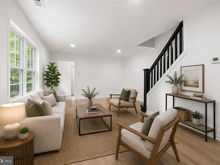 227 W Ferry Rd — Photo 9