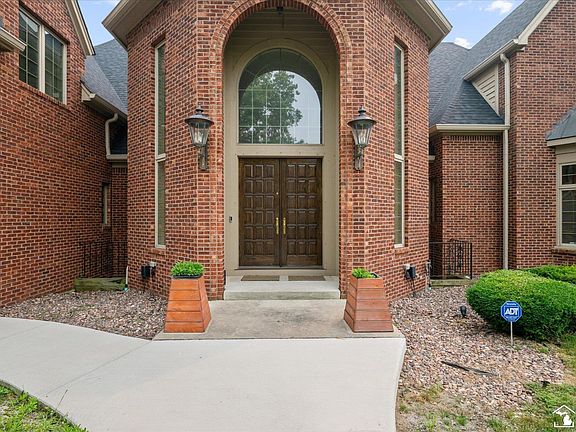 3rd image of 5481 Teakwood Dr