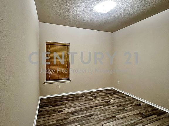 4th image of 6806 Glen Eagle Dr