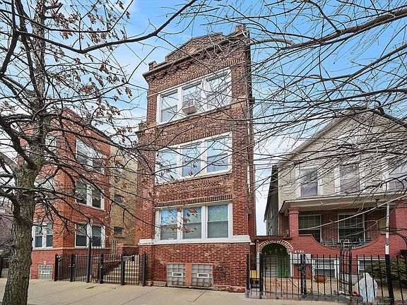 2nd image of 2734 W Francis Pl