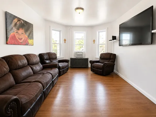 430 Avenue E, Bayonne, NJ 07002