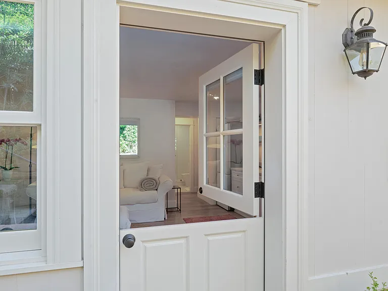 1703 Chapala St #B — Photo 18