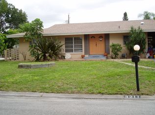 3211 Miami Pl, Bradenton, FL 34207